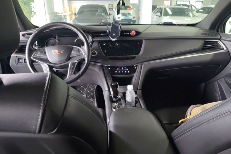 Used Cadillac XT5 2020 Revised Version 28T Luxury Edition Center Console