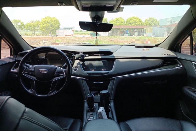 Used Cadillac XT5 2020 28T Luxury Version Center Console