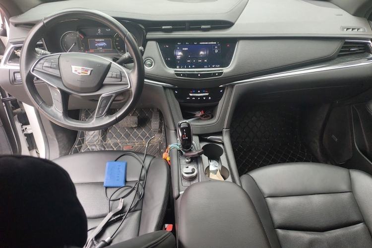 Used Cadillac XT5 2020 Revised Version 28T Luxury Edition Center Console
