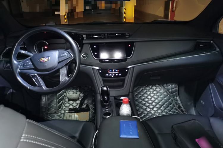 Used Cadillac XT5 2020 Revised Version 28T Luxury Edition Center Console