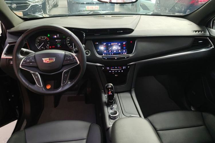 Used Cadillac XT5 2020 Revised Version 28T Luxury Edition Center Console