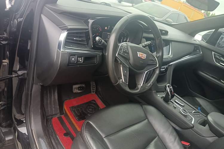 Used Cadillac XT5 2020 Revised Version 28T Luxury Edition Center Console