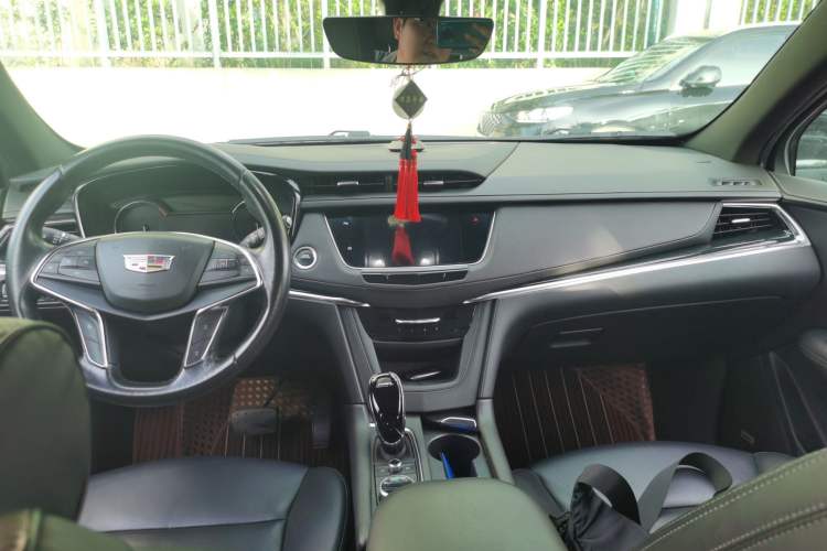 Used Cadillac XT5 2020 28T Luxury Version Center Console