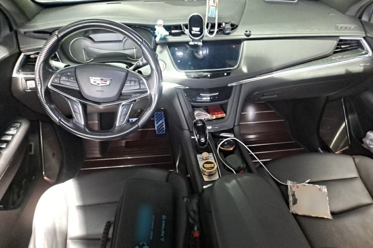 Used Cadillac XT5 2020 Revised Version 28T Luxury Edition Center Console
