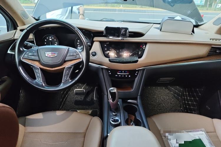 Used Cadillac XT5 2020 Facelift 28T All-Wheel-Drive Platinum Sport Edition Center Console