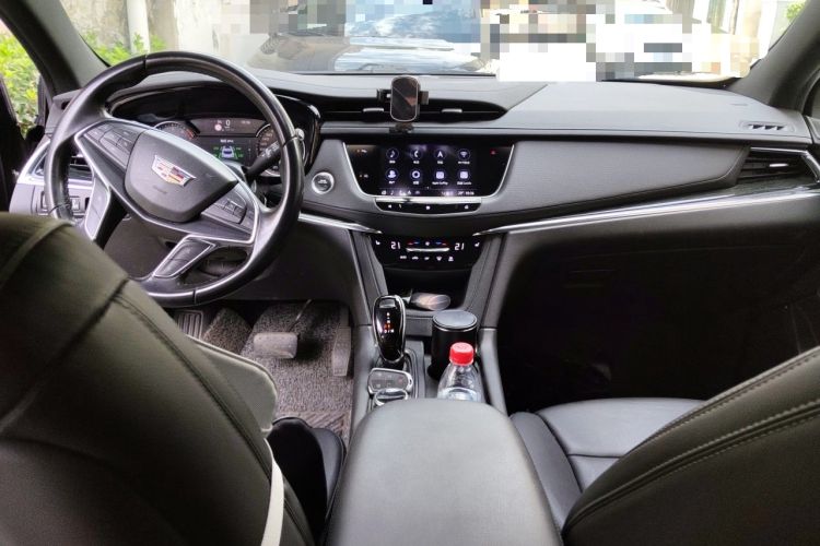 Used Cadillac XT5 2020 28T Luxury Version Center Console