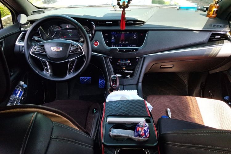 Used Cadillac XT5 2020 Revised Version 28T Luxury Edition Center Console