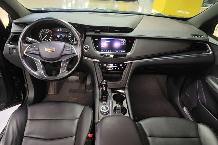 Used Cadillac XT5 2020 Revised Version 28T Luxury Edition Center Console