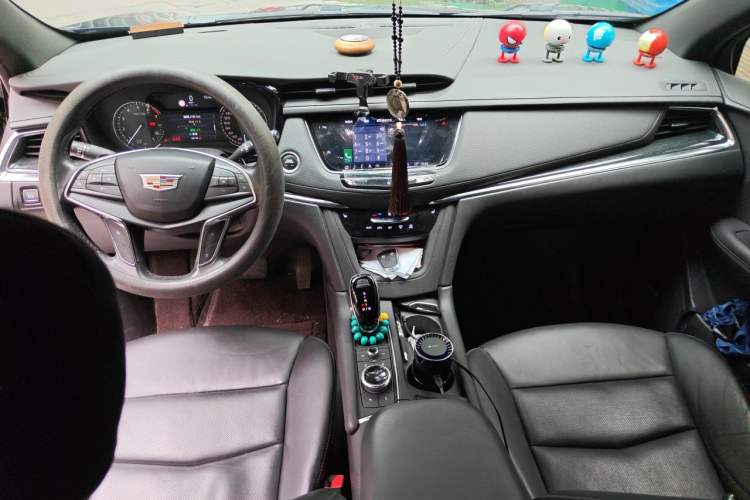Used Cadillac XT5 2020 28T Luxury Version Center Console