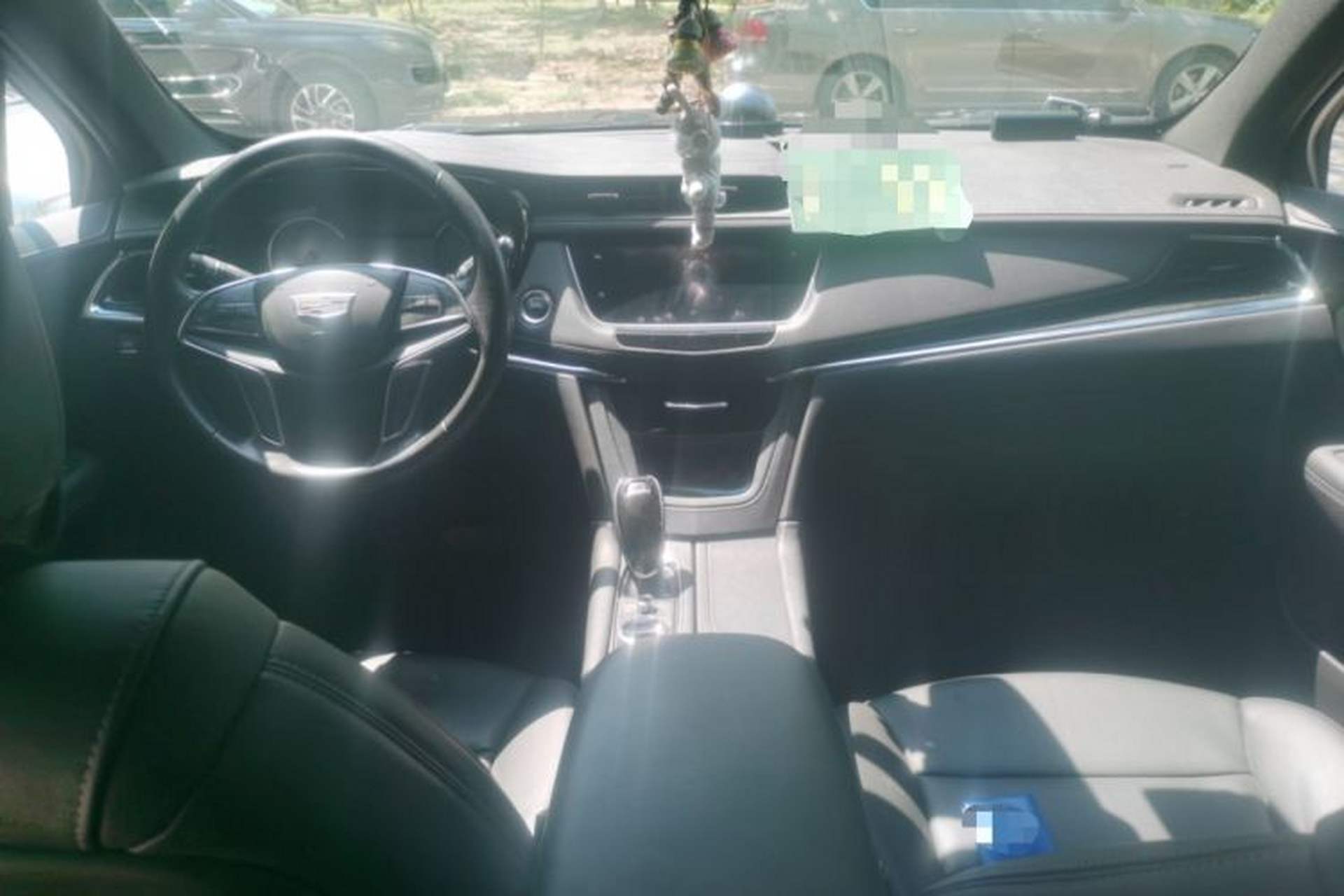 Used Cadillac XT5 2020 Revised Version 28T Tech Edition Center Console