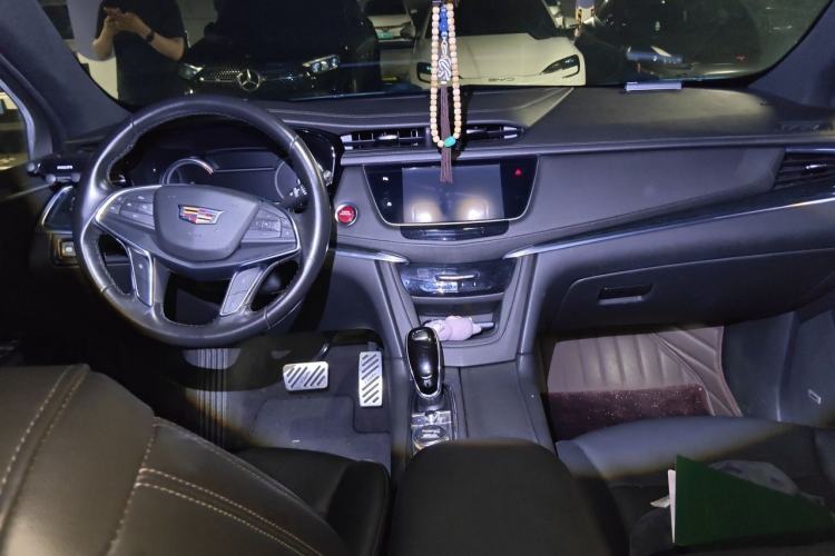 Used Cadillac XT5 2020 28T Luxury Version Center Console
