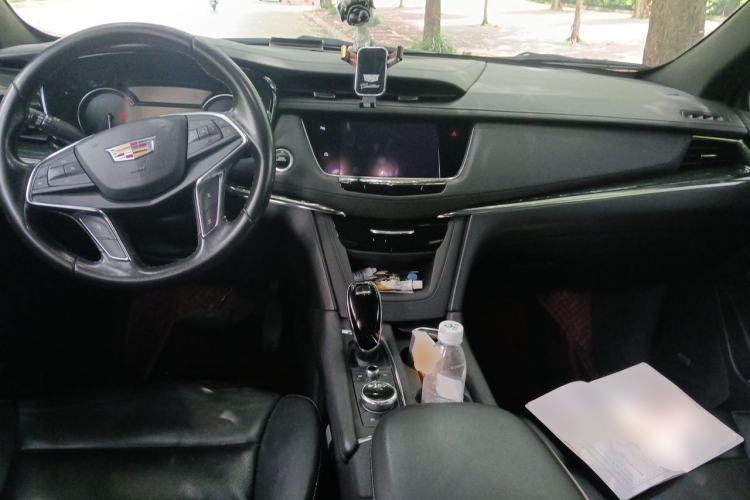 Used Cadillac XT5 2020 28T Luxury Version Center Console