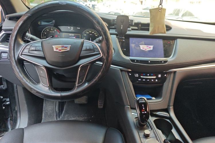 Used Cadillac XT5 2020 Revised Version 28T Four-Wheel Drive Luxury Edition Center Console