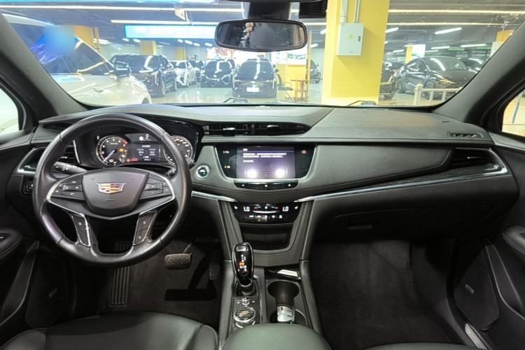 Used Cadillac XT5 2020 28T Luxury Version Center Console