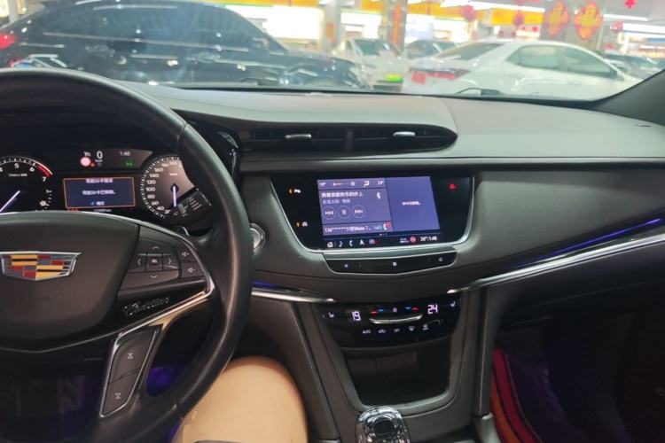 Used Cadillac XT5 2020 28T Luxury Version Center Console