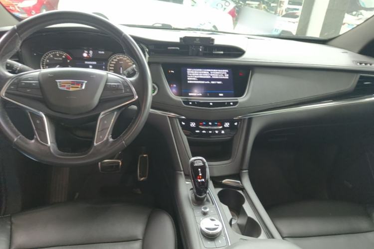 Used Cadillac XT5 2020 28T Luxury Version Center Console