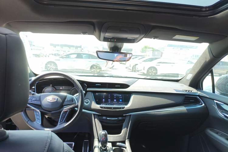 Used Cadillac XT5 2020 28T Luxury Version Center Console