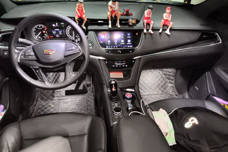 Used Cadillac XT5 2020 28T Luxury Version Center Console