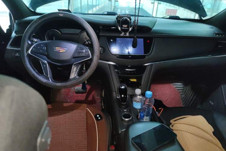 Used Cadillac XT5 2020 28T Luxury Version Center Console