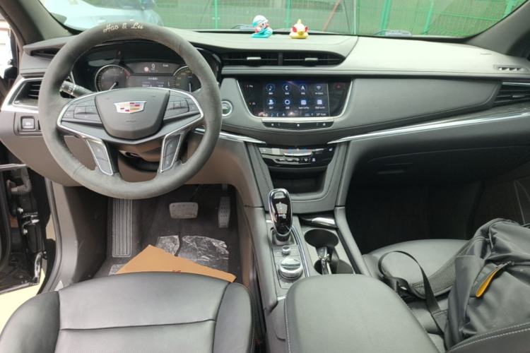 Used Cadillac XT5 2020 Revised Version 28T Luxury Edition Center Console