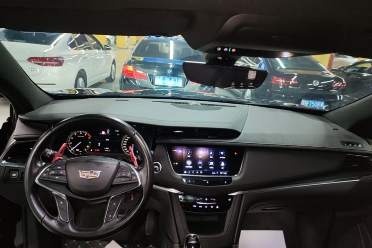 Used Cadillac XT5 2020 28T Luxury Version Center Console