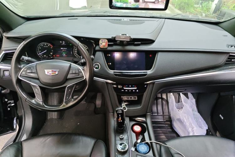 Used Cadillac XT5 2020 28T Luxury Version Center Console
