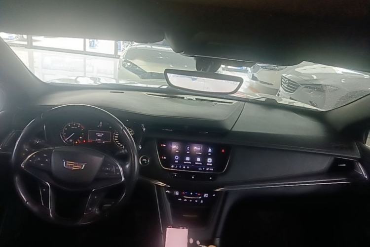 Used Cadillac XT5 2020 28T Four-Wheel Drive Tech Version Center Console