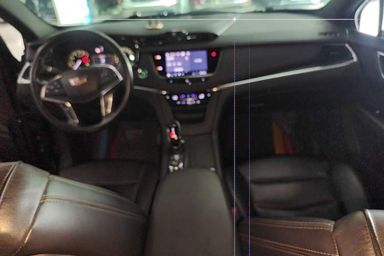 Used Cadillac XT5 2020 28T Luxury Version Center Console