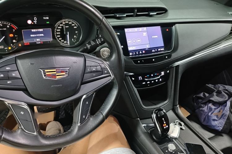 Used Cadillac XT5 2020 28T Luxury Version Center Console