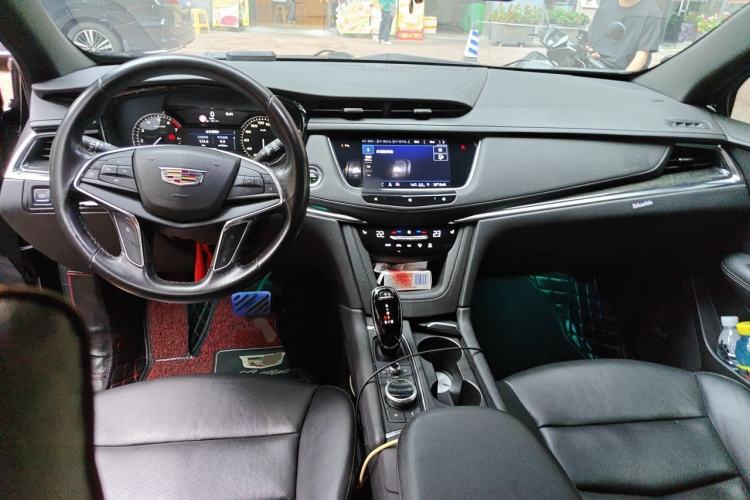 Used Cadillac XT5 2020 Revised Version 28T Luxury Edition Center Console