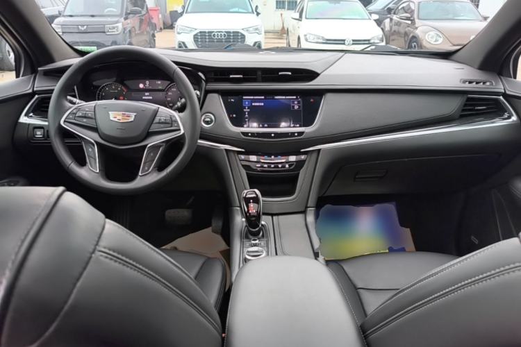 Used Cadillac XT5 2020 Revised Version 28T Luxury Edition Center Console