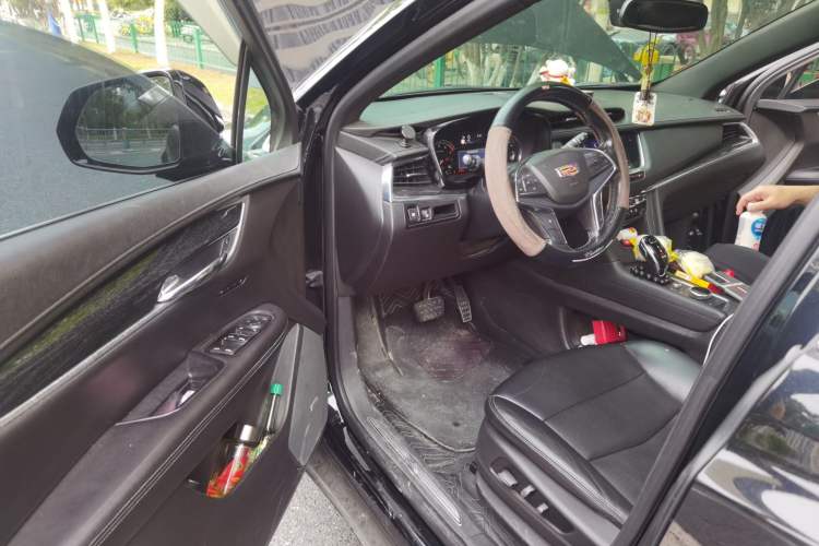 Used Cadillac XT5 2020 28T Luxury Version Driver Seat