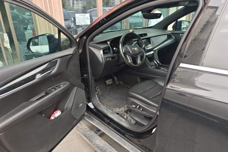 Used Cadillac XT5 2020 28T Luxury Version Driver Seat