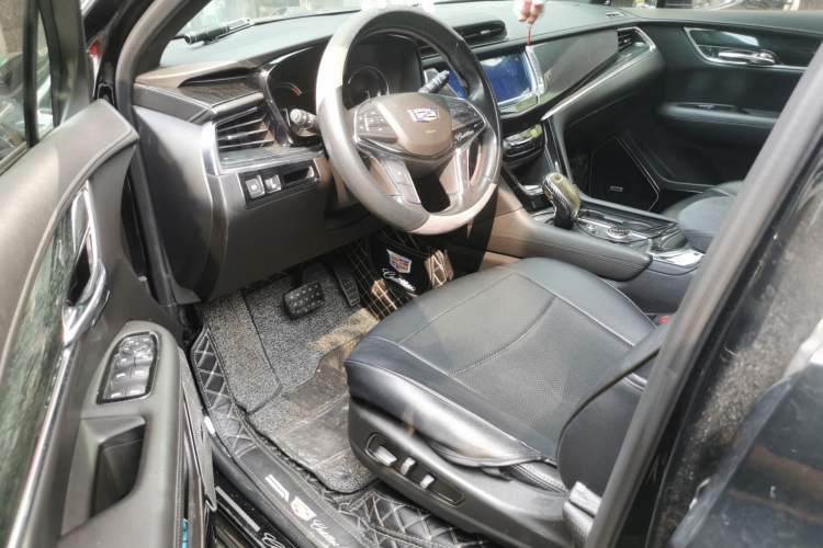 Used Cadillac XT5 2020 28T Luxury Version Driver Seat