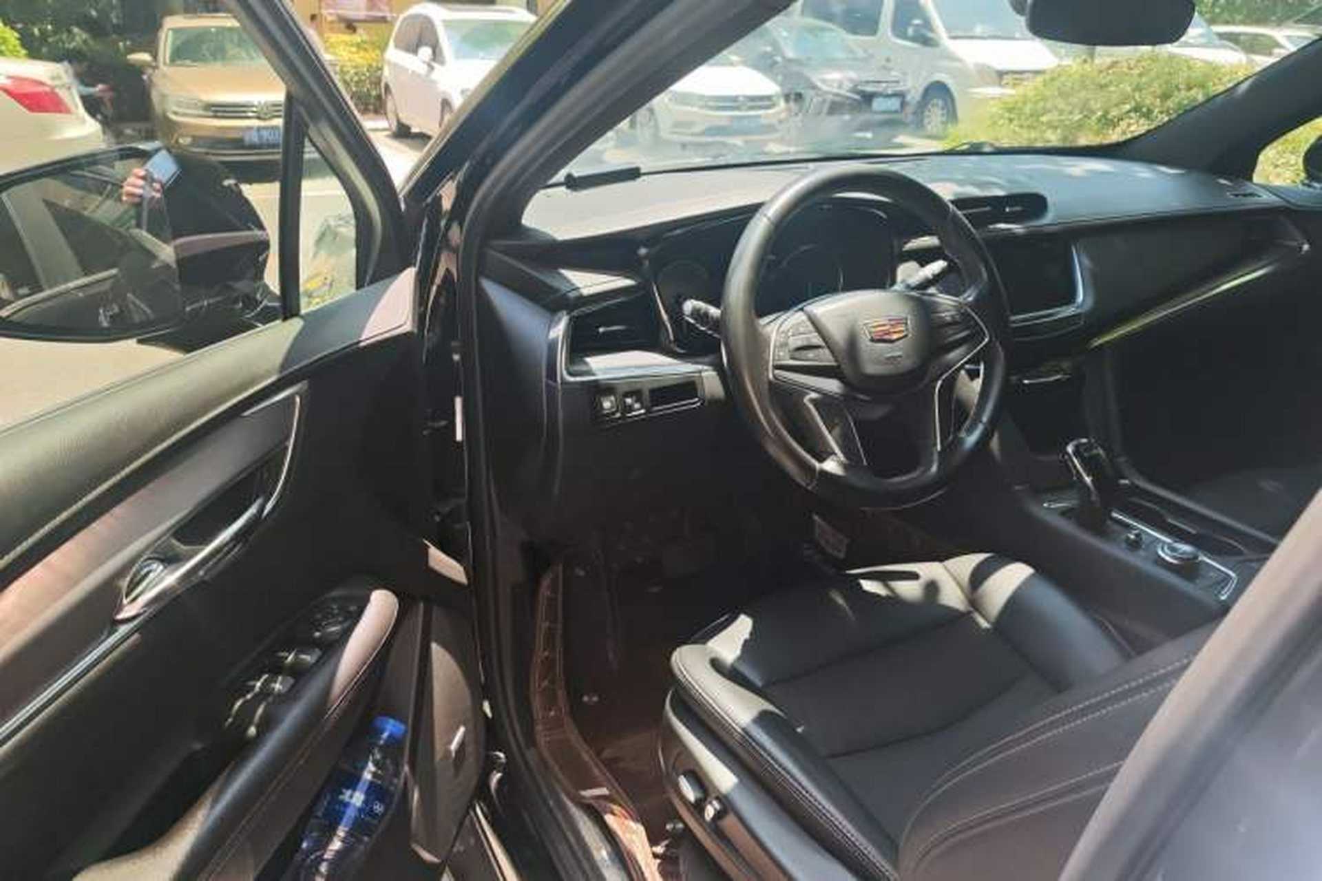 Used Cadillac XT5 2020 Revised Version 28T Tech Edition Driver Seat