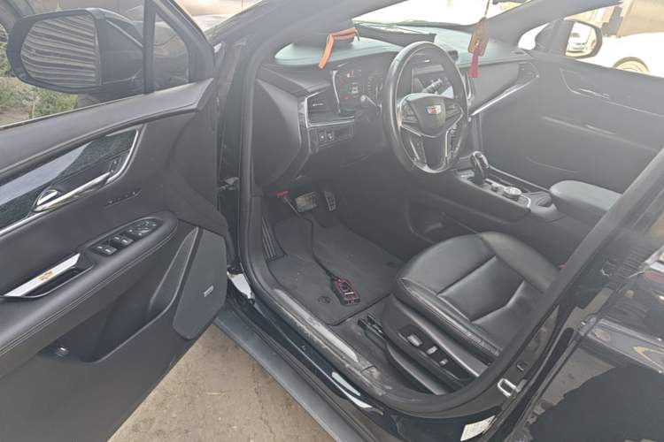 Used Cadillac XT5 2020 28T Luxury Version Driver Seat