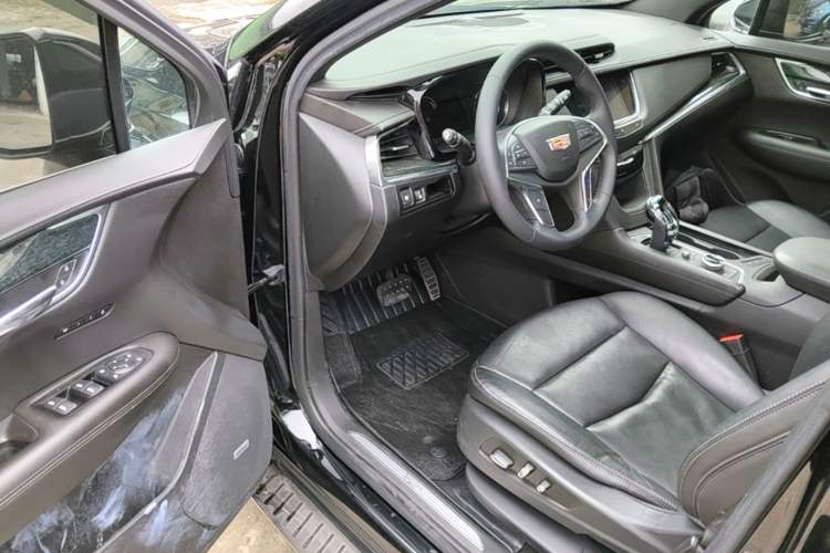 Used Cadillac XT5 2020 28T Luxury Version Driver Seat
