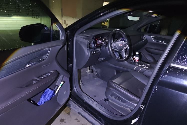 Used Cadillac XT5 2020 28T Luxury Version Driver Seat