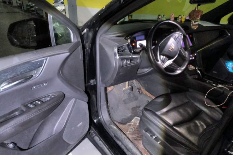 Used Cadillac XT5 2020 28T Luxury Version Driver Seat