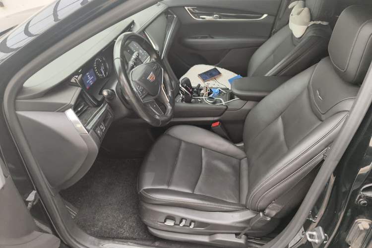Used Cadillac XT5 2020 28T Luxury Version Driver Seat