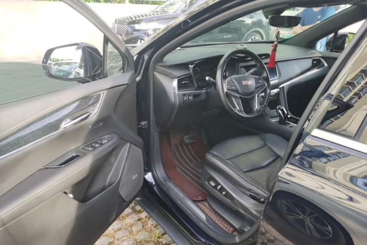 Used Cadillac XT5 2020 28T Luxury Version Driver Seat