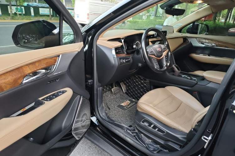 Used Cadillac XT5 2020 Facelift 28T All-Wheel-Drive Platinum Sport Edition Driver Seat