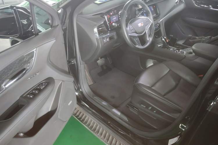 Used Cadillac XT5 2020 Revised Version 28T Luxury Edition Driver Seat