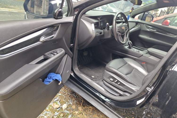 Used Cadillac XT5 2020 Revised Version 28T Luxury Edition Driver Seat
