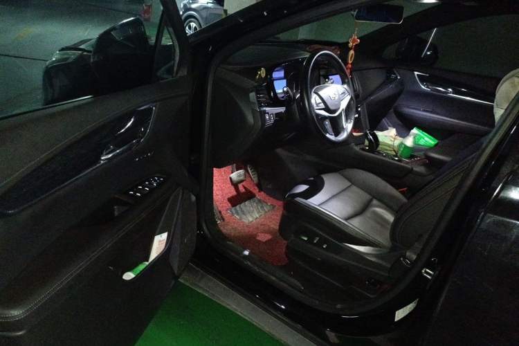 Used Cadillac XT5 2020 28T Luxury Version Driver Seat