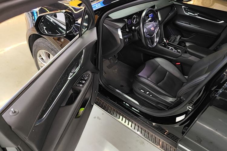 Used Cadillac XT5 2020 Revised Version 28T Luxury Edition Driver Seat