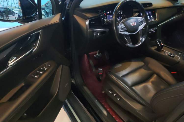 Used Cadillac XT5 2020 28T Luxury Version Driver Seat
