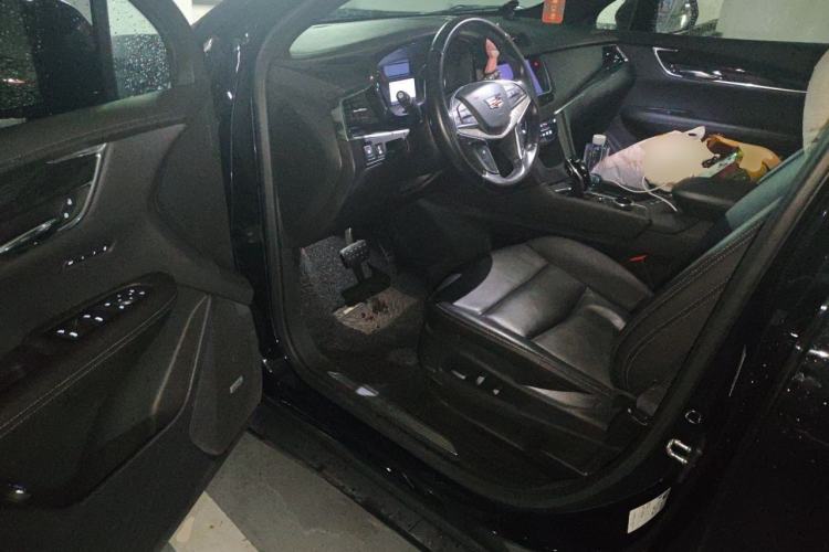 Used Cadillac XT5 2020 28T Luxury Version Driver Seat