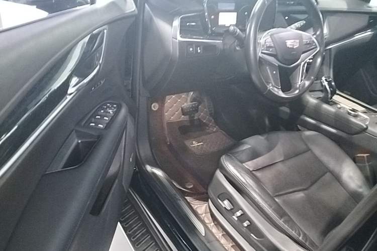 Used Cadillac XT5 2020 28T Luxury Version Driver Seat