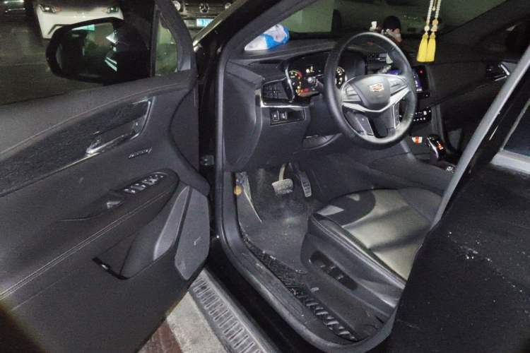 Used Cadillac XT5 2020 28T Luxury Version Driver Seat